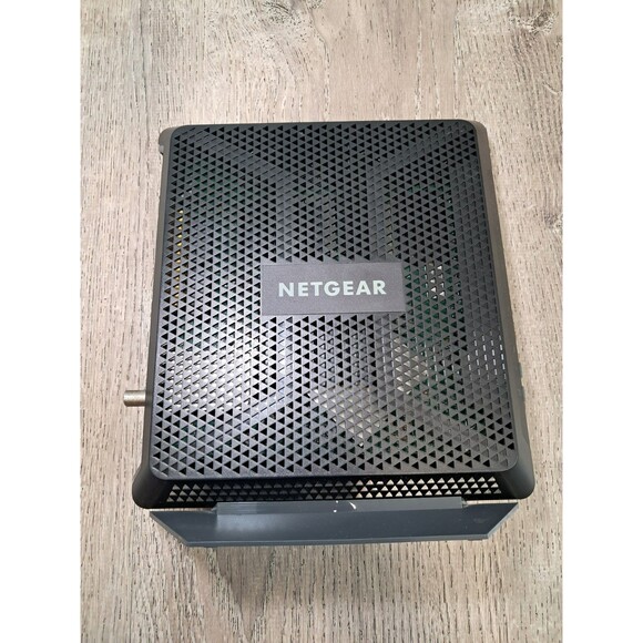 Netgear Nighthawk C7000v2 AC1900 Wi-Fi Cable Modem Router - Picture 3 of 7